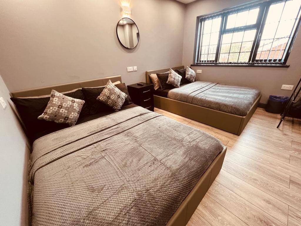 Urban Escape *4 Bedroom House* With Free Parking Μπέρμιγχαμ Εξωτερικό φωτογραφία