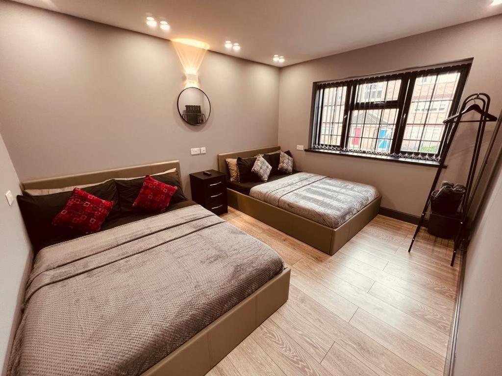 Urban Escape *4 Bedroom House* With Free Parking Μπέρμιγχαμ Εξωτερικό φωτογραφία
