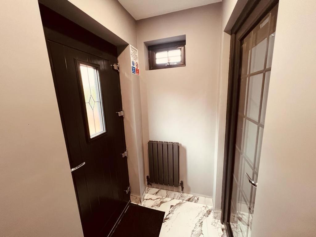Urban Escape *4 Bedroom House* With Free Parking Μπέρμιγχαμ Εξωτερικό φωτογραφία