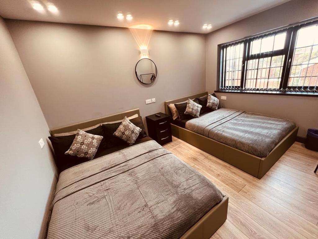 Urban Escape *4 Bedroom House* With Free Parking Μπέρμιγχαμ Εξωτερικό φωτογραφία