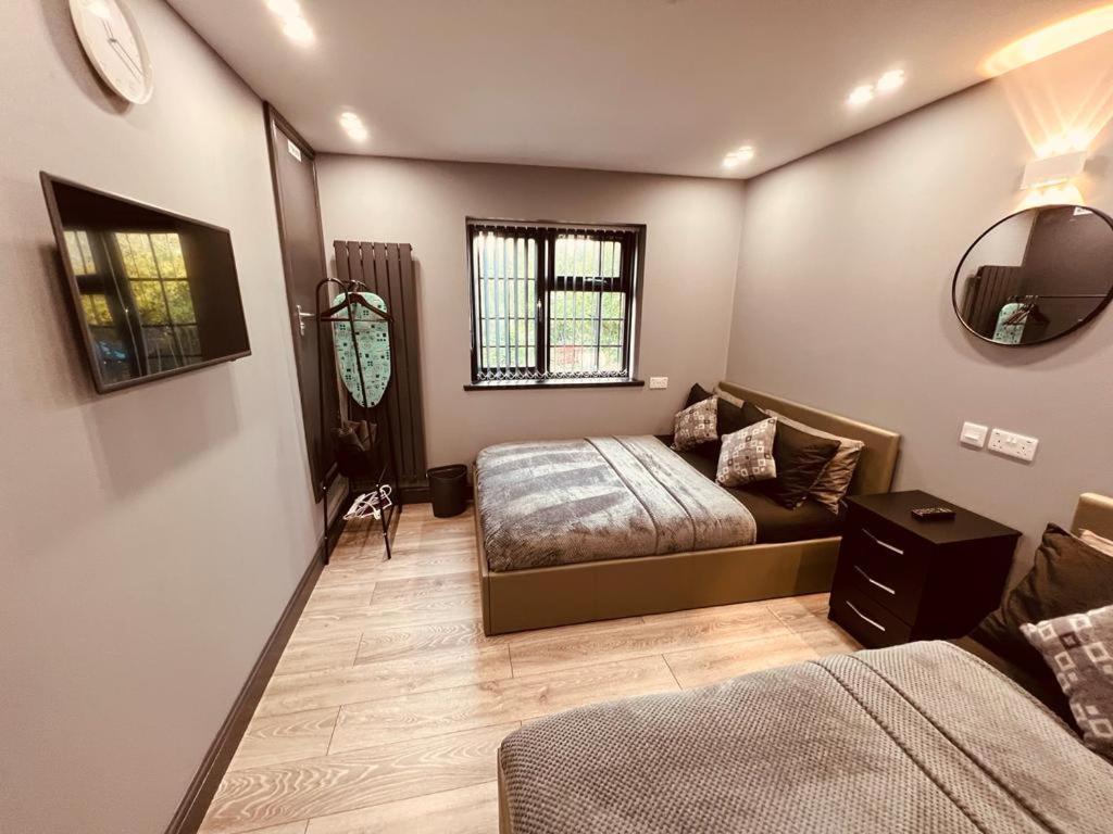 Urban Escape *4 Bedroom House* With Free Parking Μπέρμιγχαμ Εξωτερικό φωτογραφία