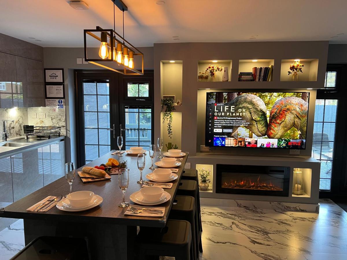 Urban Escape *4 Bedroom House* With Free Parking Μπέρμιγχαμ Εξωτερικό φωτογραφία