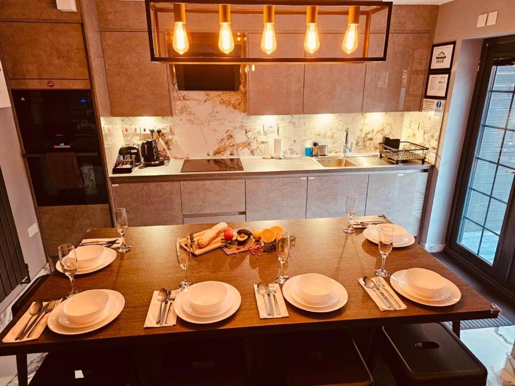 Urban Escape *4 Bedroom House* With Free Parking Μπέρμιγχαμ Εξωτερικό φωτογραφία